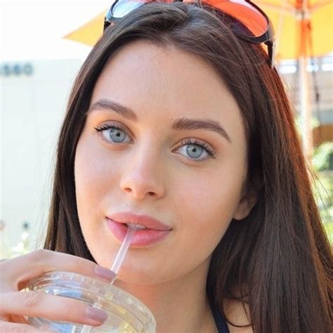 Lana Rhoades Dildo Porn Videos 